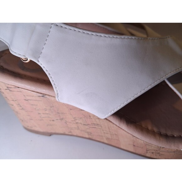 NEW Brinley Co Wedge Crisscross Sandals White Hook & Loop Fasten Size 7 - Picture 9 of 11